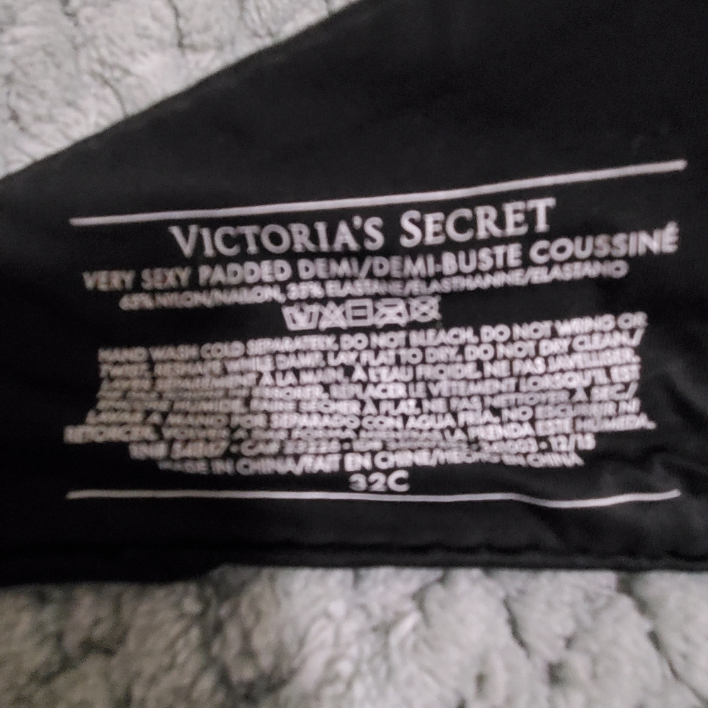 Victoria's Secret 32C Padded Push Bra - Picture 3 of 4